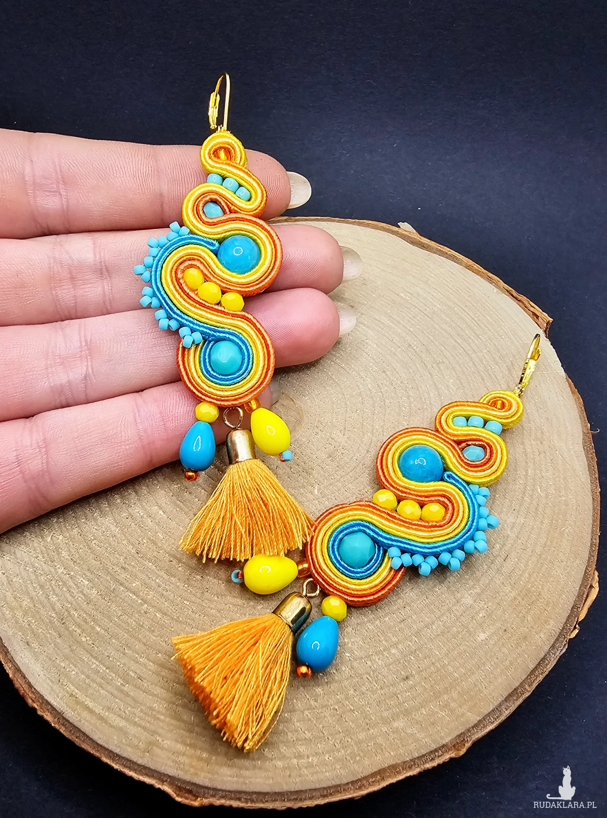 Kolczyki sutasz z jadeitami i chwostami